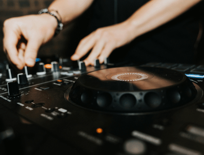 Ambientación musical en entorno corporativo