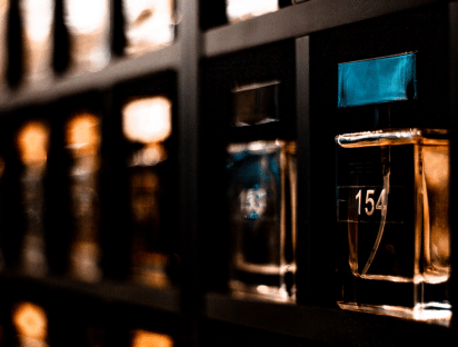 Presentación de productos del sector de fragancias